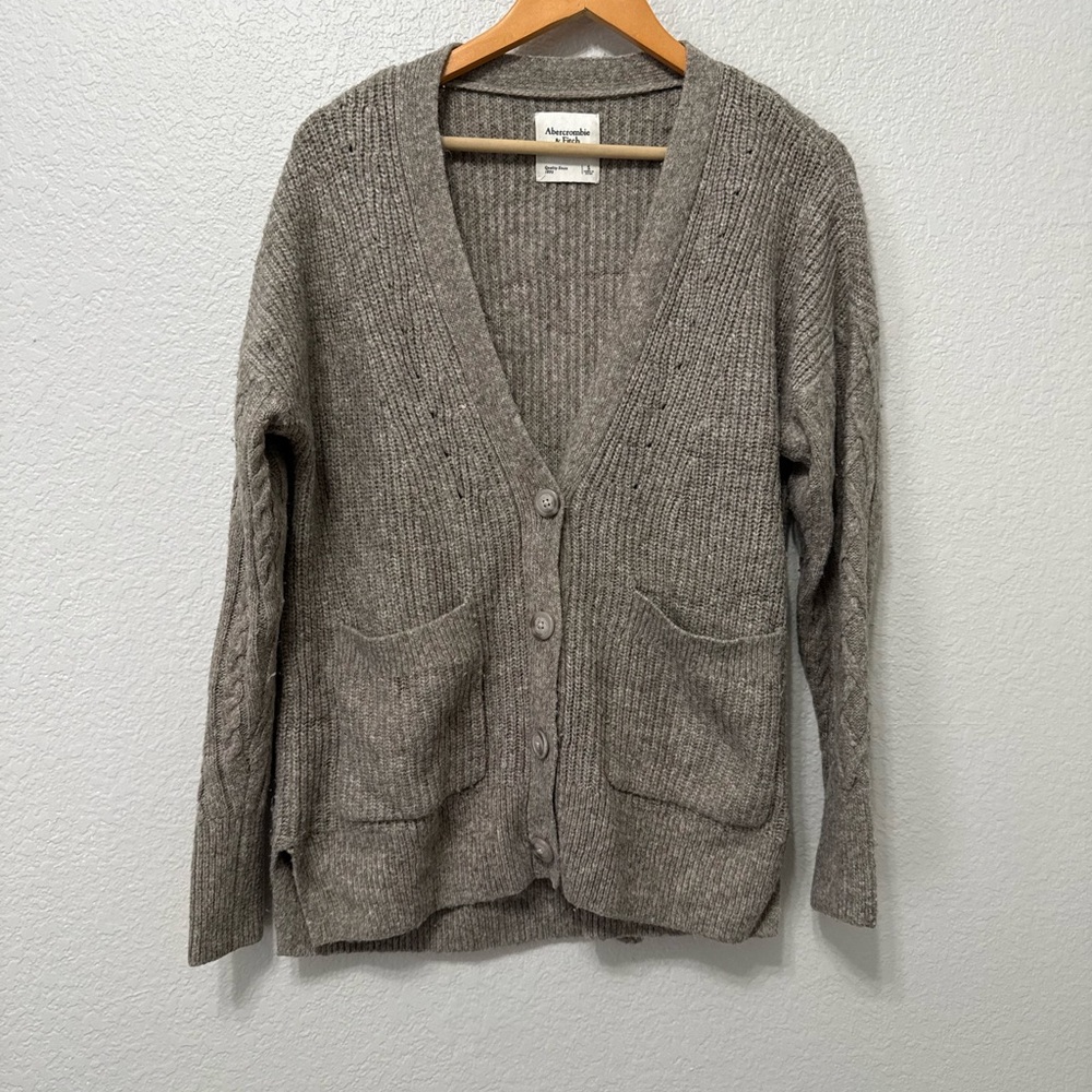 Abercrombie & Fitch Ribbed V-Neck Cardigan